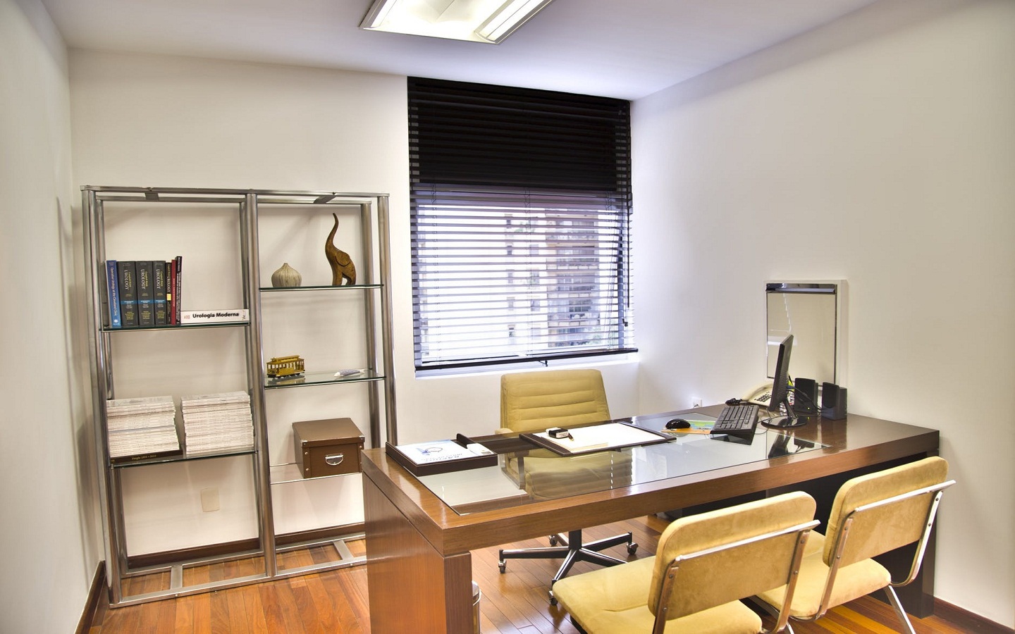 pexels-office
